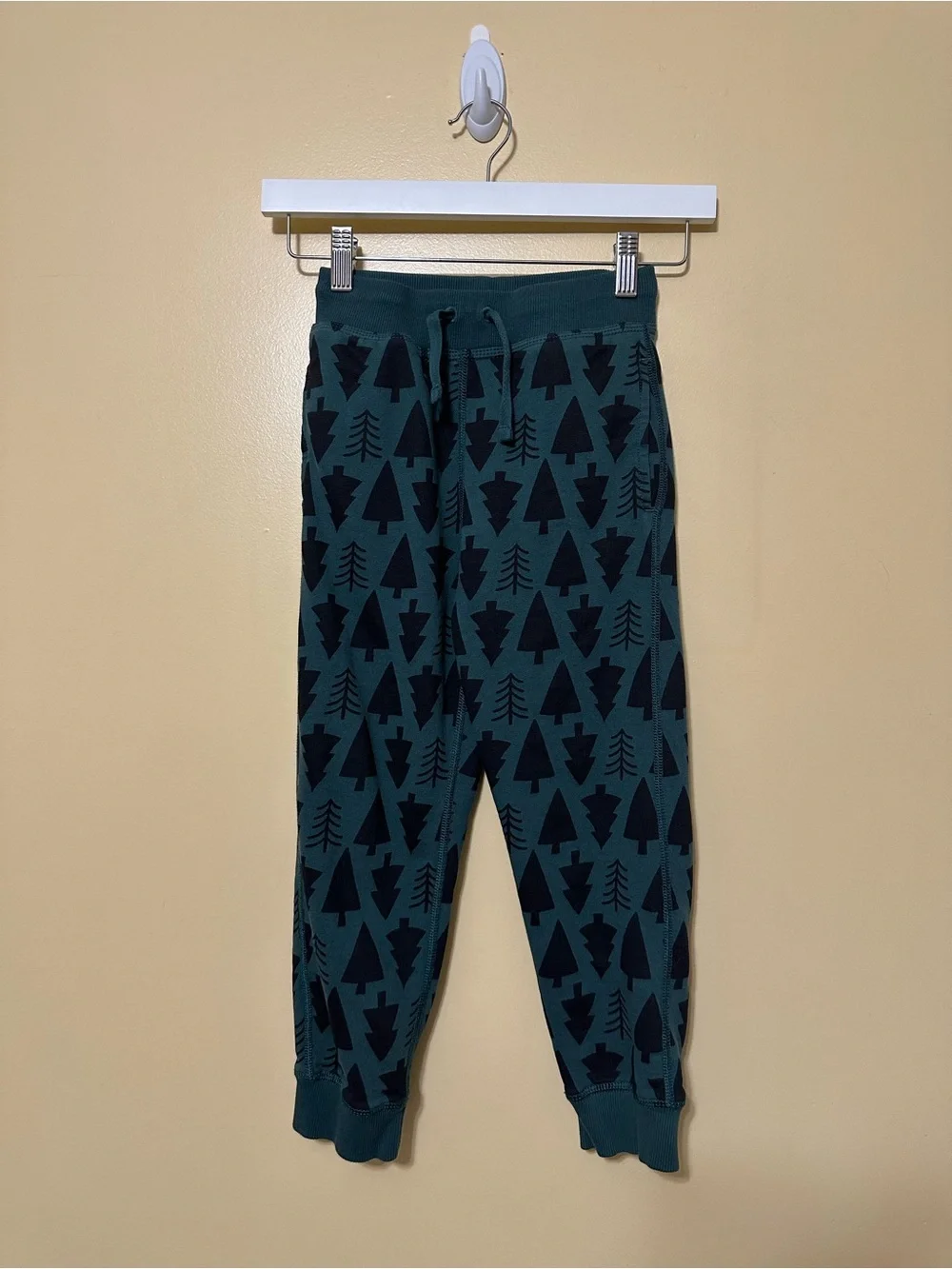 Hanna Andersson Holiday Print Sweatpants Frozen Forest Evergreen Tree Youth 6-7